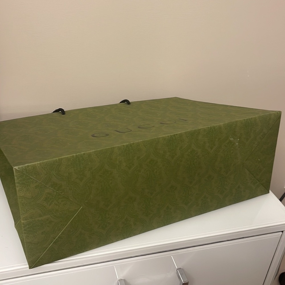 Gucci package - Picture 2 of 6